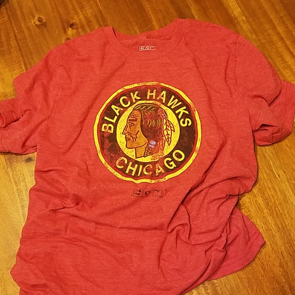 Chicago Blackhawks distressed tee